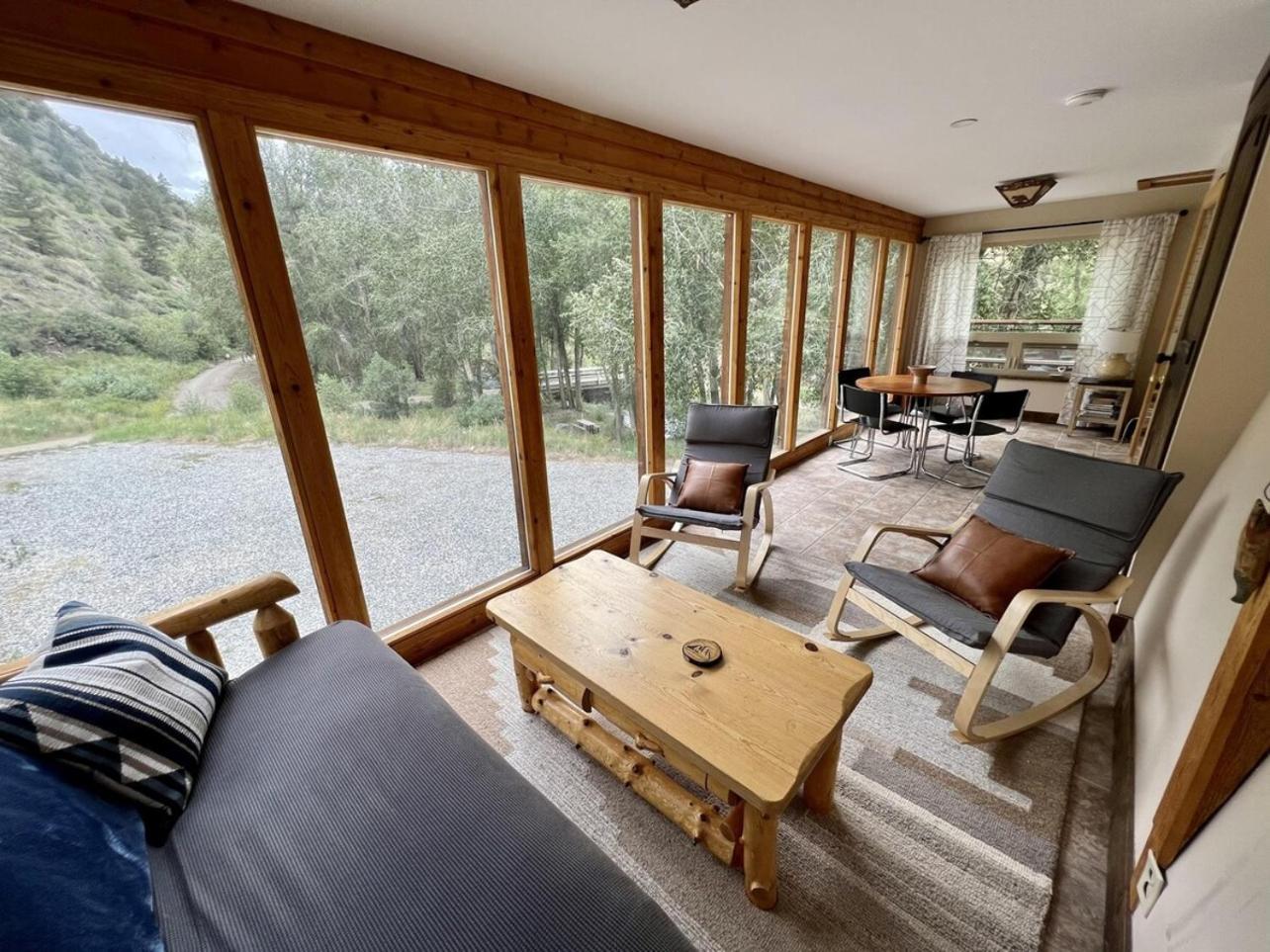 Poncha Creek Mountain Lodge, Near Monarch Mtn サライダ エクステリア 写真